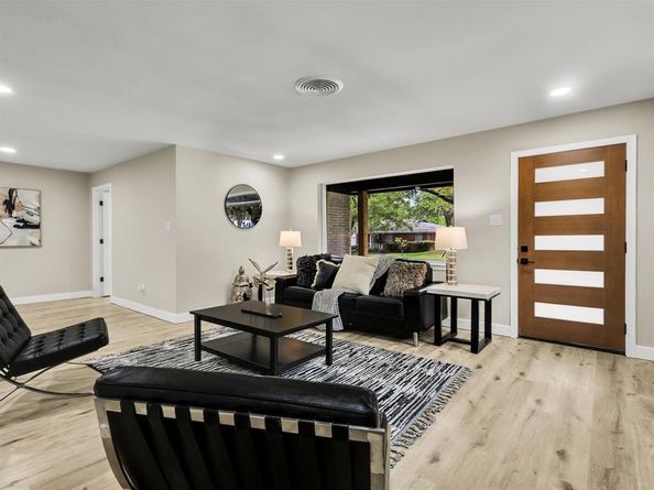 6005  Saint Johns Lane , Fort Worth Texas 76114