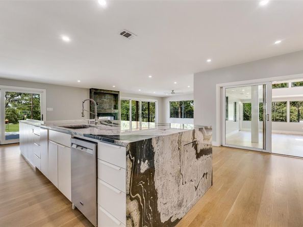 9755  Van Dyke Road , Dallas Texas 75218