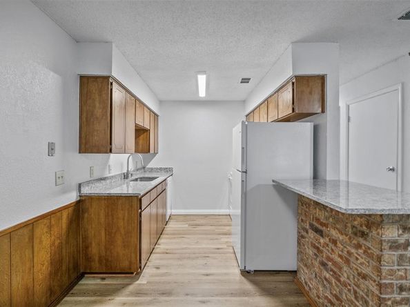 1824  Family Circle , Grand Prairie Texas 75051