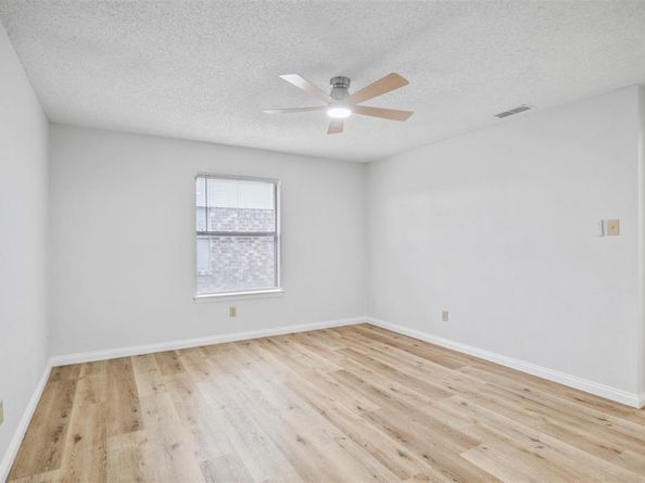 1824  Family Circle , Grand Prairie Texas 75051