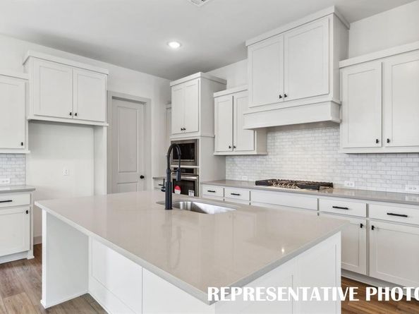 1042  Featherglass Lane , Allen Texas 75013