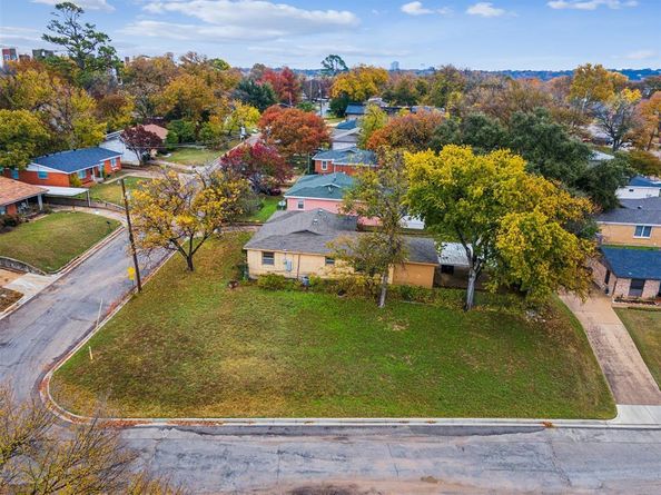 5317  Red Bud Lane , Fort Worth Texas 76114