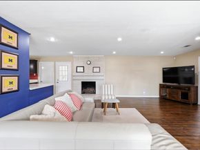 6725  Braeburn Drive , Dallas Texas 75214