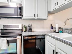 5740  Martel Avenue  A19, Dallas Texas 75206