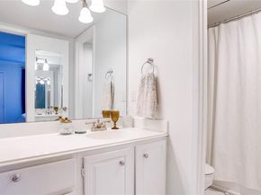 5740  Martel Avenue  A19, Dallas Texas 75206