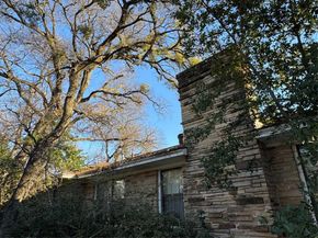 1408  Sylvan Avenue , Dallas Texas 75208