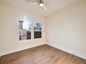 1503  Doyle Avenue , Dallas Texas 75203