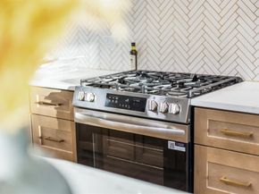 1503  Doyle Avenue , Dallas Texas 75203