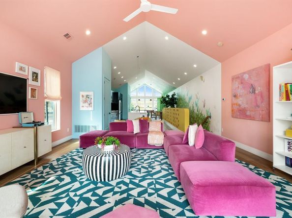 4402  Capitol Avenue , Dallas Texas 75204