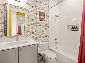 4402  Capitol Avenue , Dallas Texas 75204