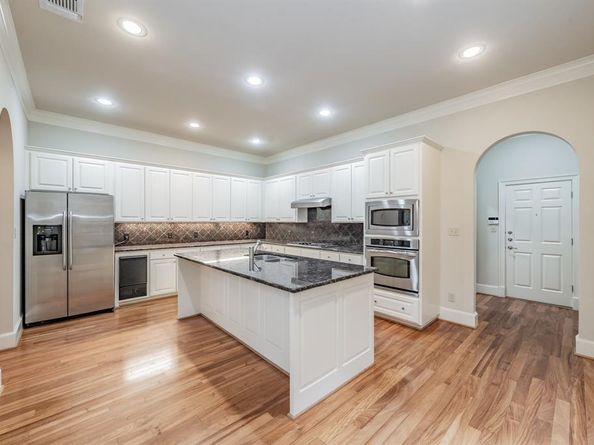 3635  Crestline Road , Fort Worth Texas 76107