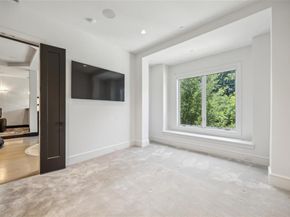 2210  Boll Street , Dallas Texas 75204