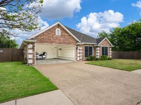 325  Village Parkway , Crowley Texas 76036