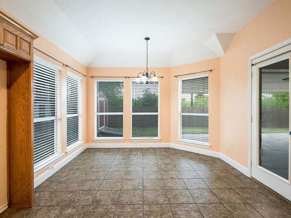 325  Village Parkway , Crowley Texas 76036