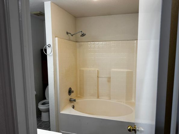 2836  Saint Johns Avenue , Lancaster Texas 75146