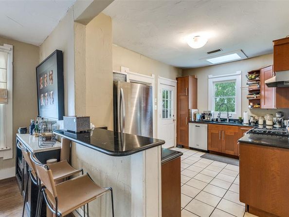 218 N Rosemont Avenue , Dallas Texas 75208