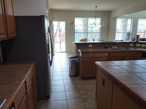 421  Roundrock Lane , Fort Worth Texas 76140