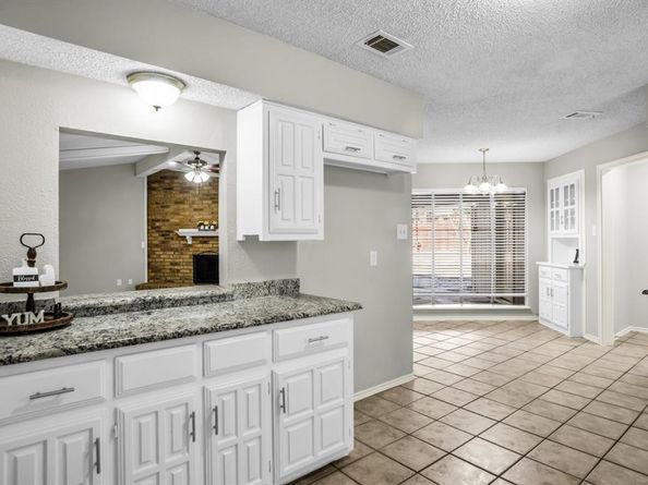 5902  Fawn Valley Lane , Rowlett Texas 75089