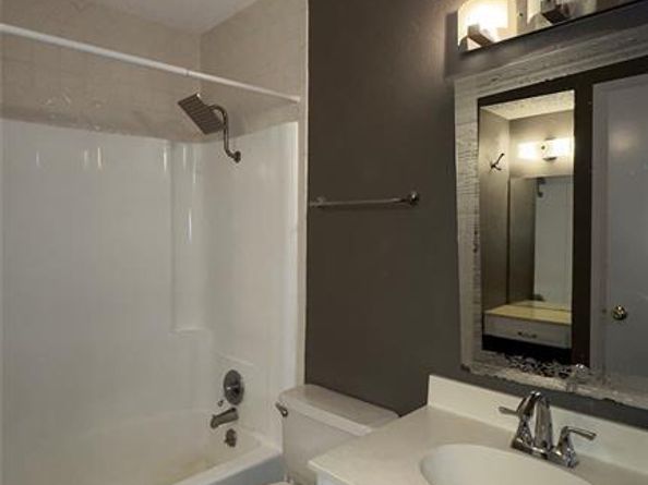 404  Hollyhill Lane  404, Denton Texas 76205