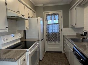 404  Hollyhill Lane  404, Denton Texas 76205