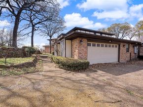 1434  Crownhill Drive , Arlington Texas 76012