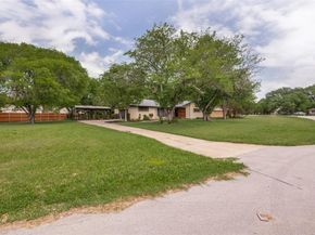 1533 E Springcrest Circle , Lancaster Texas 75134