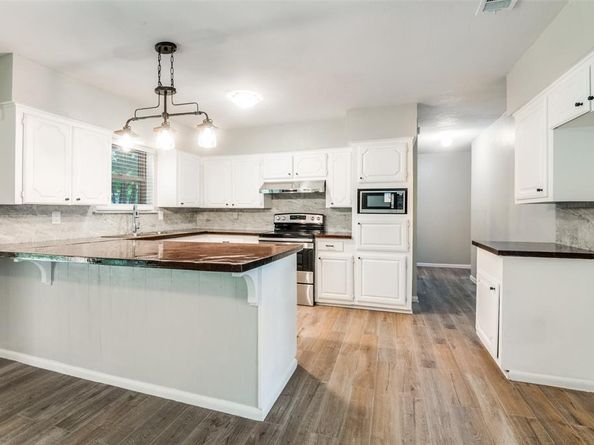 1533 E Springcrest Circle , Lancaster Texas 75134