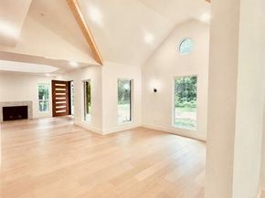 1521  El Campo Drive , Dallas Texas 75218