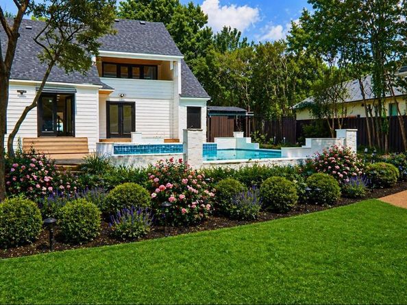 1521  El Campo Drive , Dallas Texas 75218