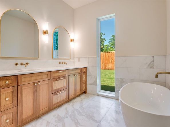 4207  Bonham Street , Dallas Texas 75229