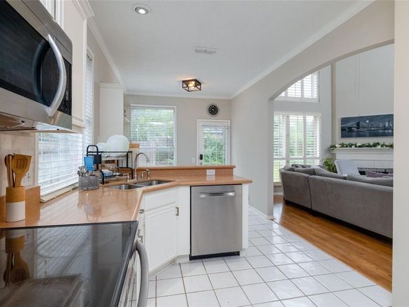 2206  Arbor Chase Circle , Arlington Texas 76011