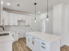 943 E Richmond Avenue , Fort Worth Texas 76104