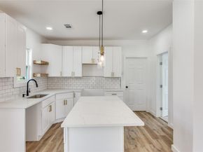 943 E Richmond Avenue , Fort Worth Texas 76104