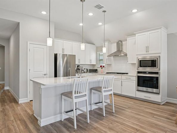 1521  Quentin Drive , Aubrey Texas 76227