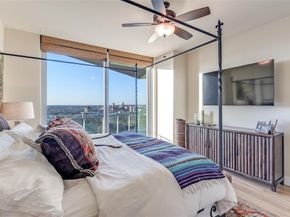 3130 N Harwood Street  1604, Dallas Texas 75201