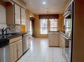 1800  High Vista Court , Fort Worth Texas 76112