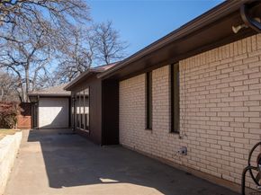 1800  High Vista Court , Fort Worth Texas 76112