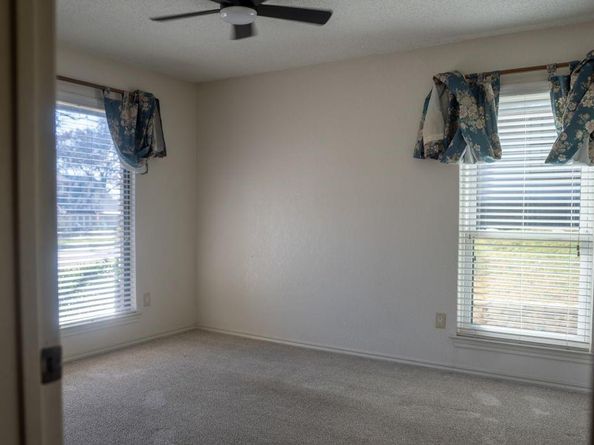 1800  High Vista Court , Fort Worth Texas 76112