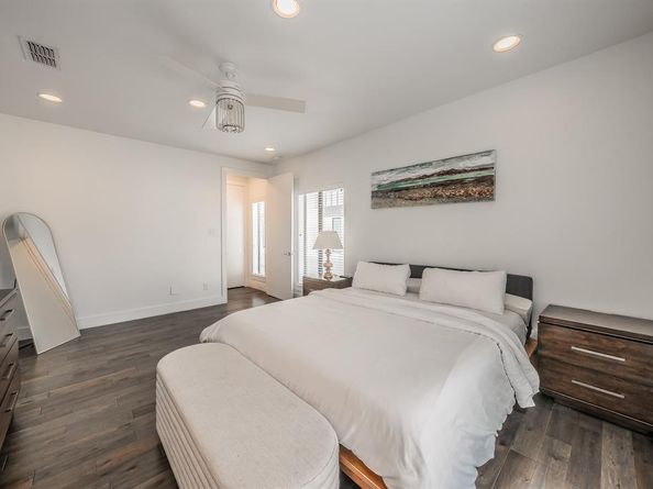 4954  Camdale Court , Dallas Texas 75206