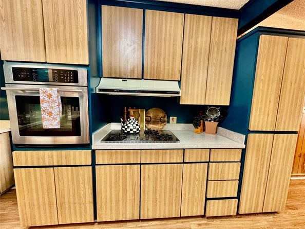 2013  Mill Creek Drive , Arlington Texas 76010