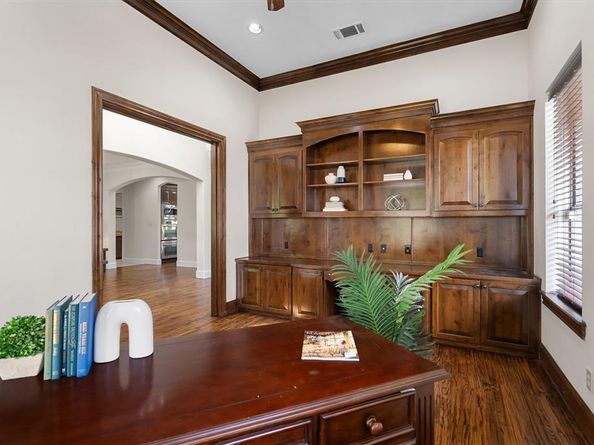 3225  Clubview Drive , Denton Texas 76226