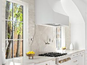 9826  Mixon Drive , Dallas Texas 75220