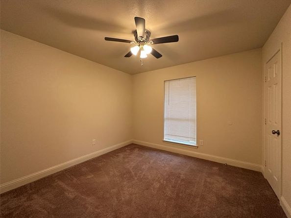 1017  Pleasant Valley Road , Garland Texas 75040