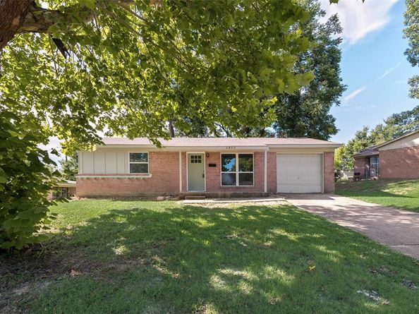 4250  Mehalia Drive , Dallas Texas 75241