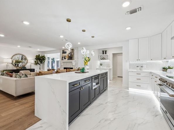 13616  Rolling Hills Lane , Dallas Texas 75240