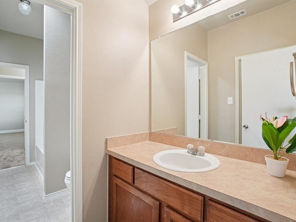 1016  Pelican Drive , Frisco Texas 75033