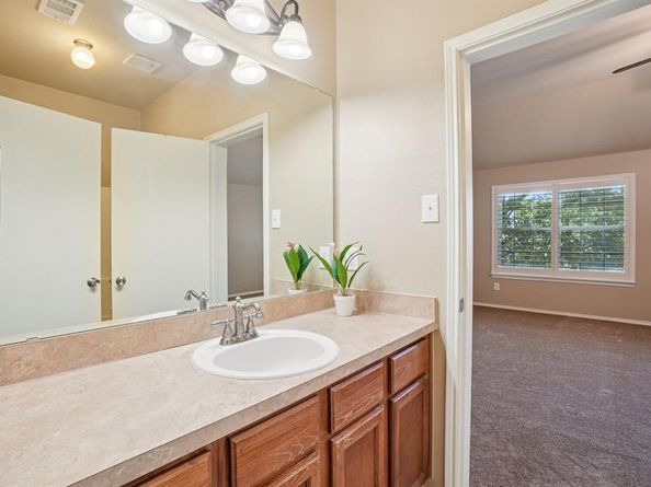 1016  Pelican Drive , Frisco Texas 75033