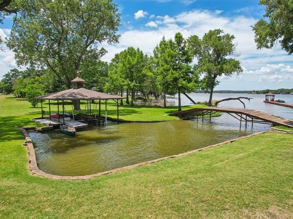 11701  Oakwood Lane , Fort Worth Texas 76179