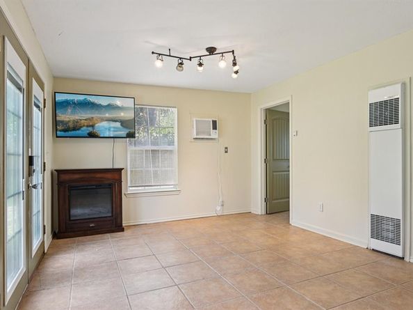11701  Oakwood Lane , Fort Worth Texas 76179