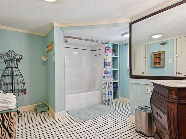 11701  Oakwood Lane , Fort Worth Texas 76179
